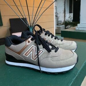 New Balance Gold & Black Sneaker Women’s US 8